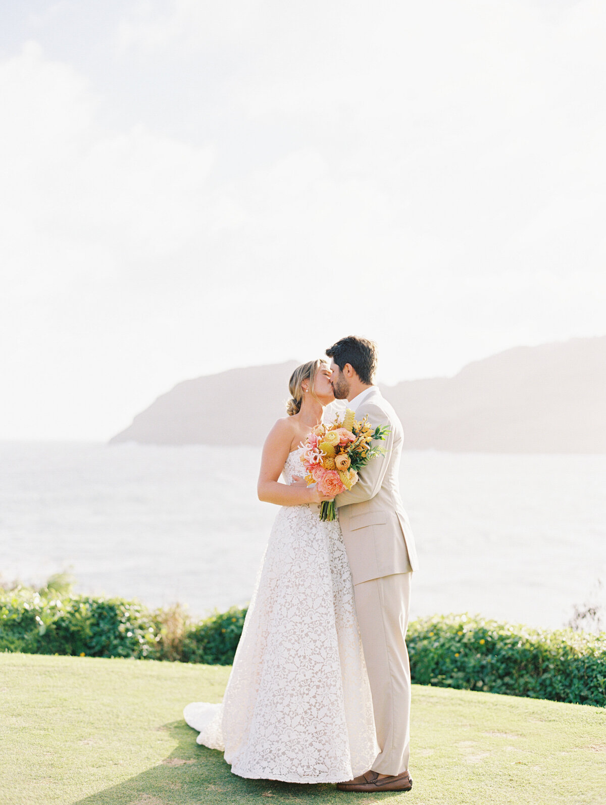 Kauai Wedding couple honeymoon photographer Mami Wyckoff Photography engagement family maternity portrait 311
