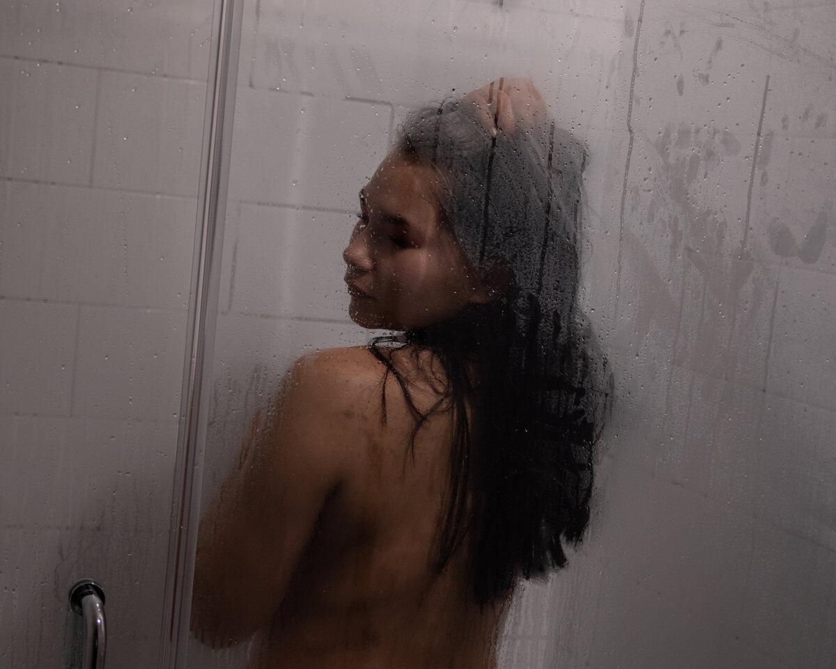 Shower-boudoir-DimensionsPhotography-5028