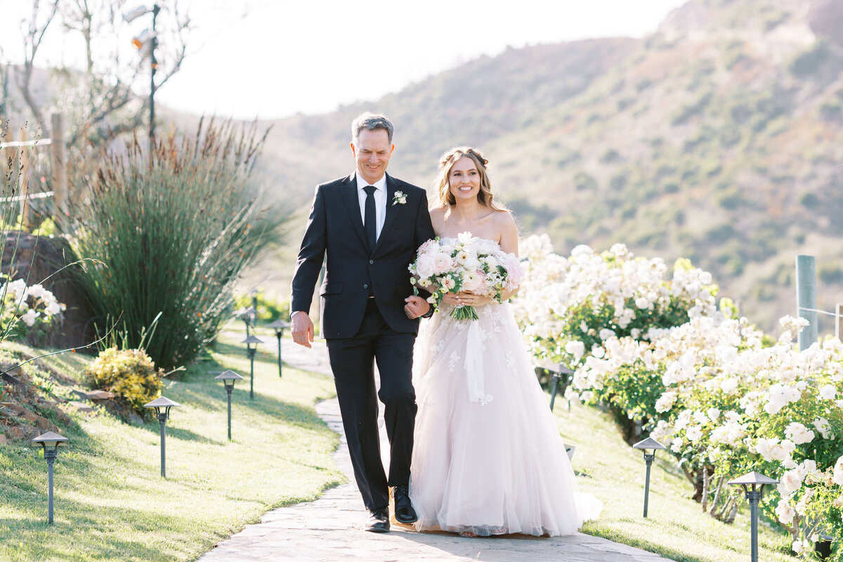 Lisa-Leanne-Photography_Saddlerock-Ranch-Wedding_Malibu-Wedding_Southern-California-Wedding-Photographer_34