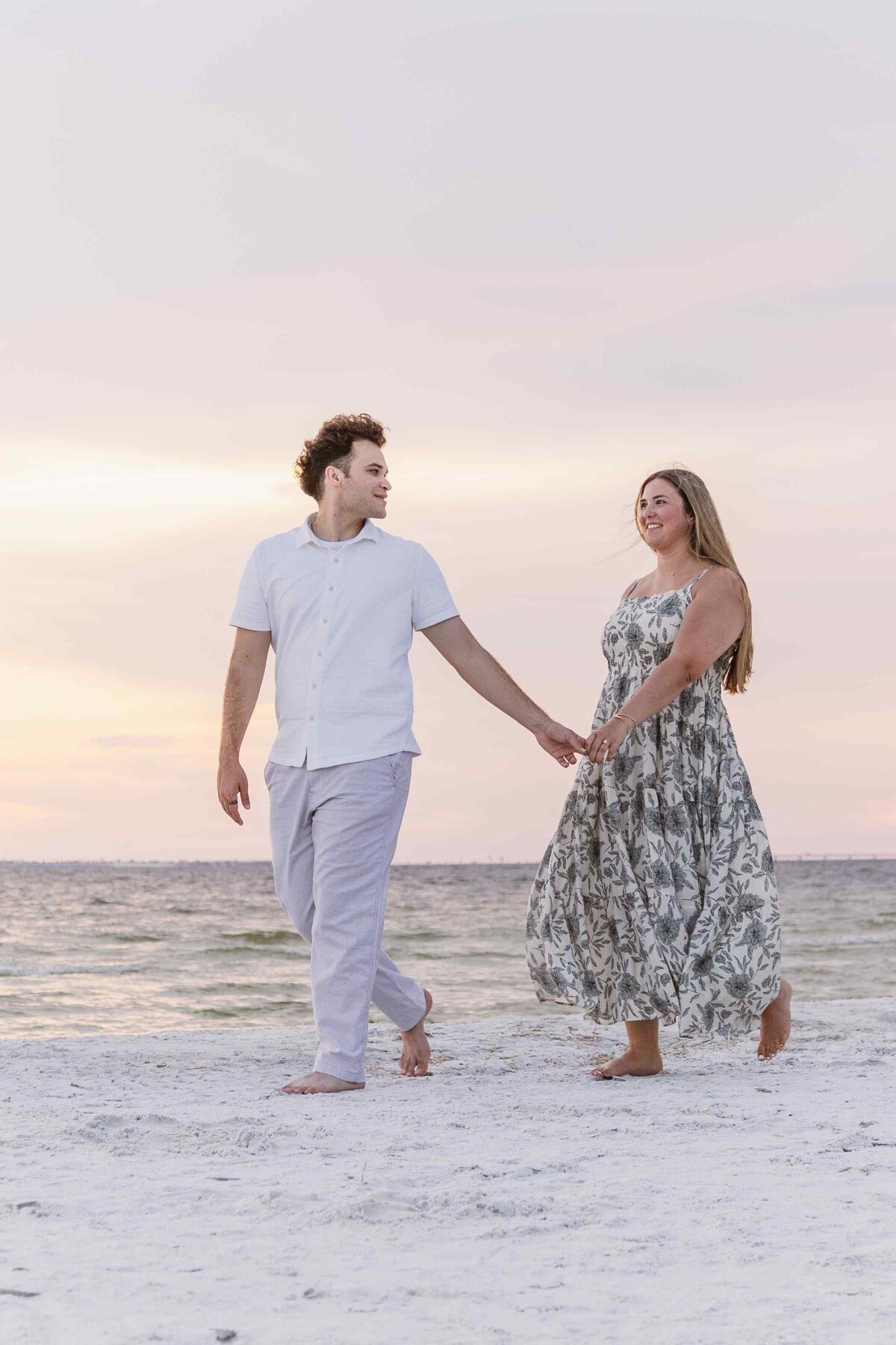 25-couple-beach-sunset