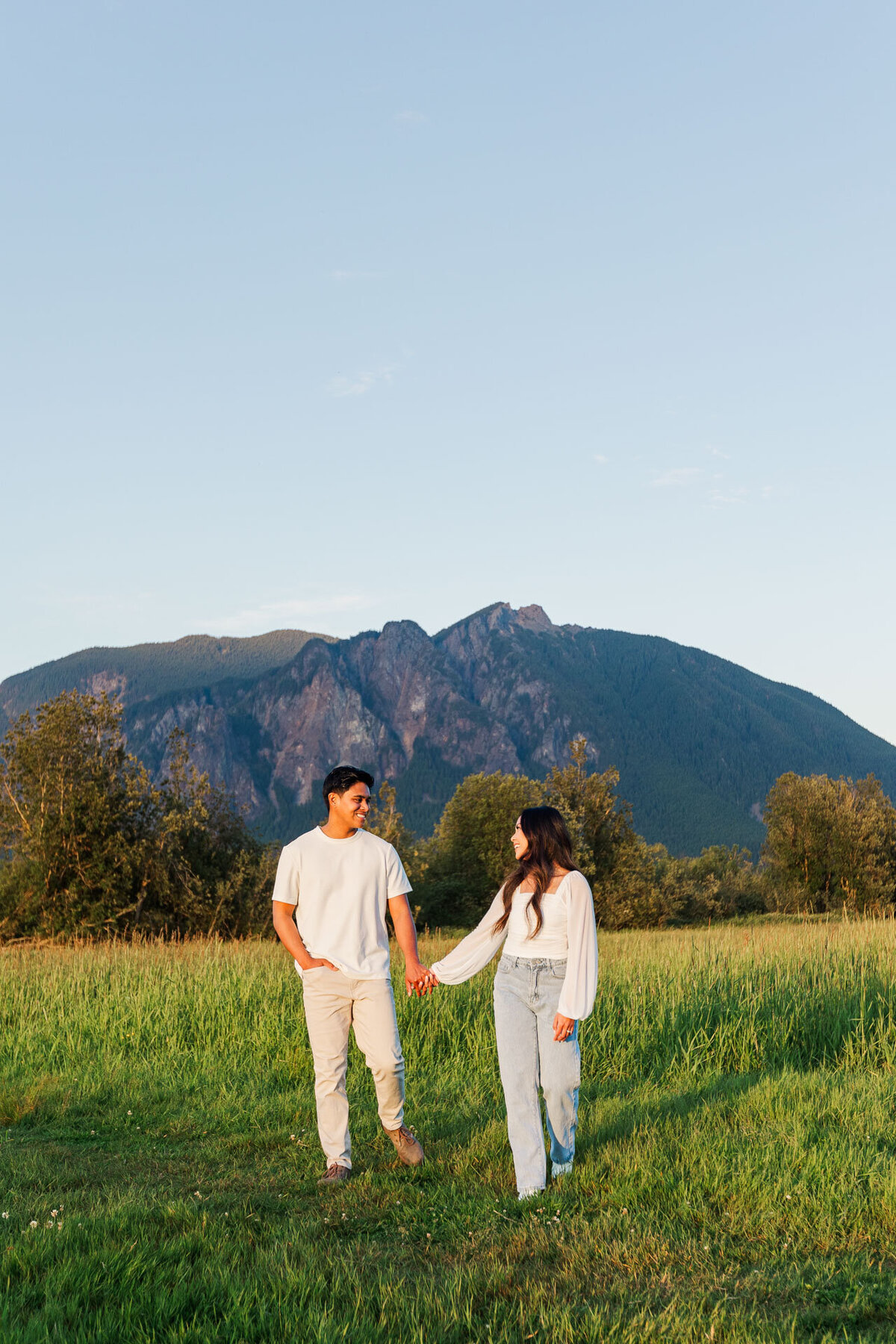 Elk-Fields-Northbend-WA-Engagement-Photo-56
