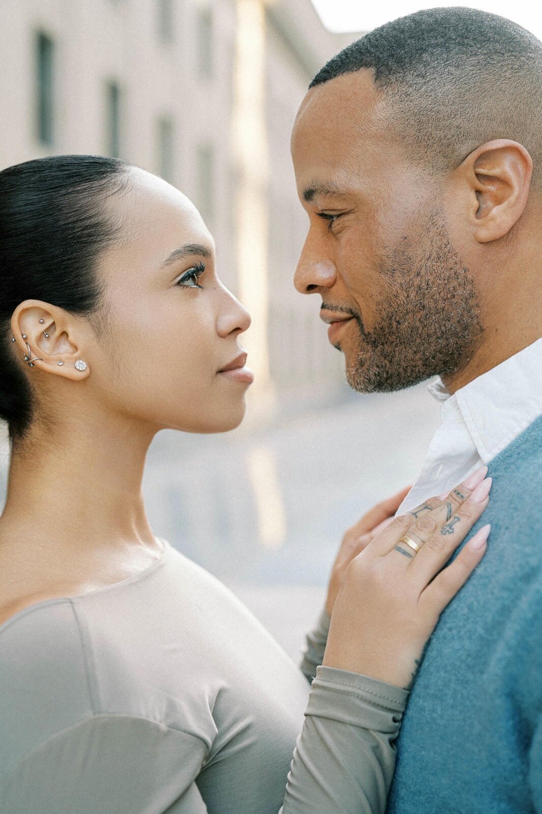 E11-Engagement-photo-shoot-in-Downtown-Toronto-Maria-and-DeVon-2025-04-14-2500px-1009
