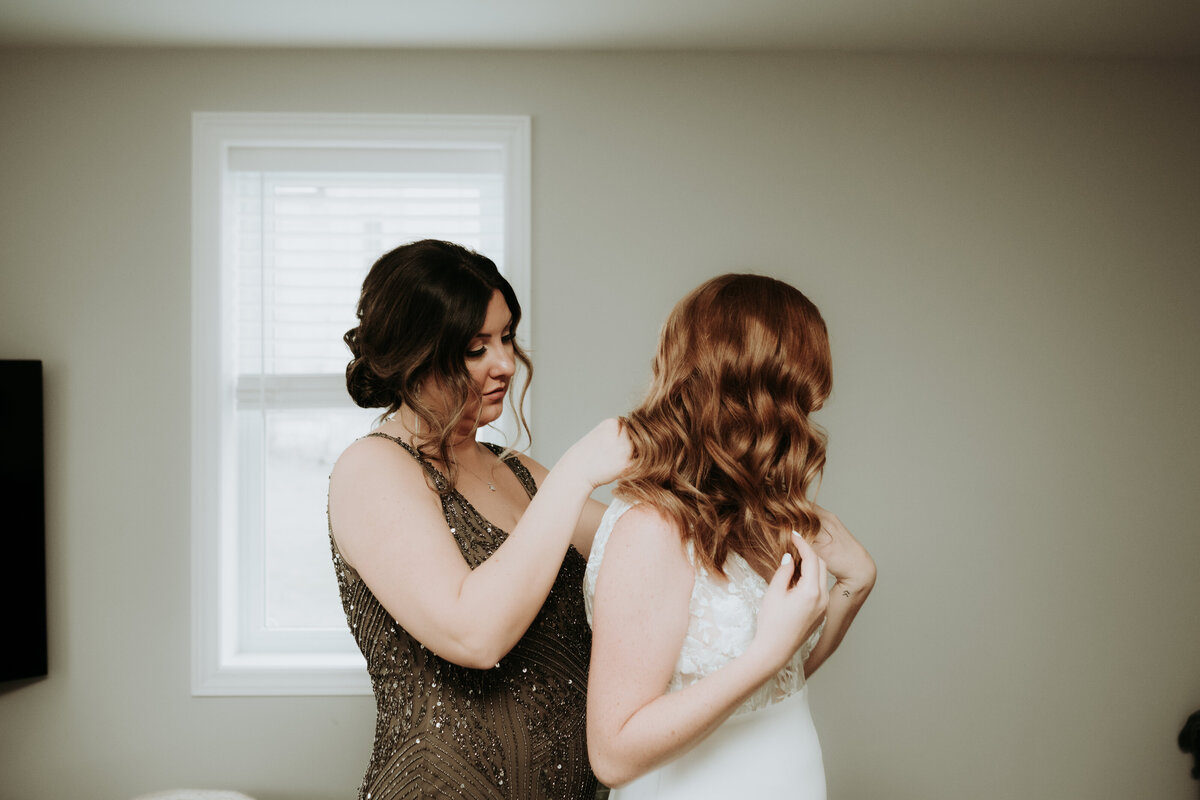 ZettelPhotography_CovilleReception_GettingReady_0039