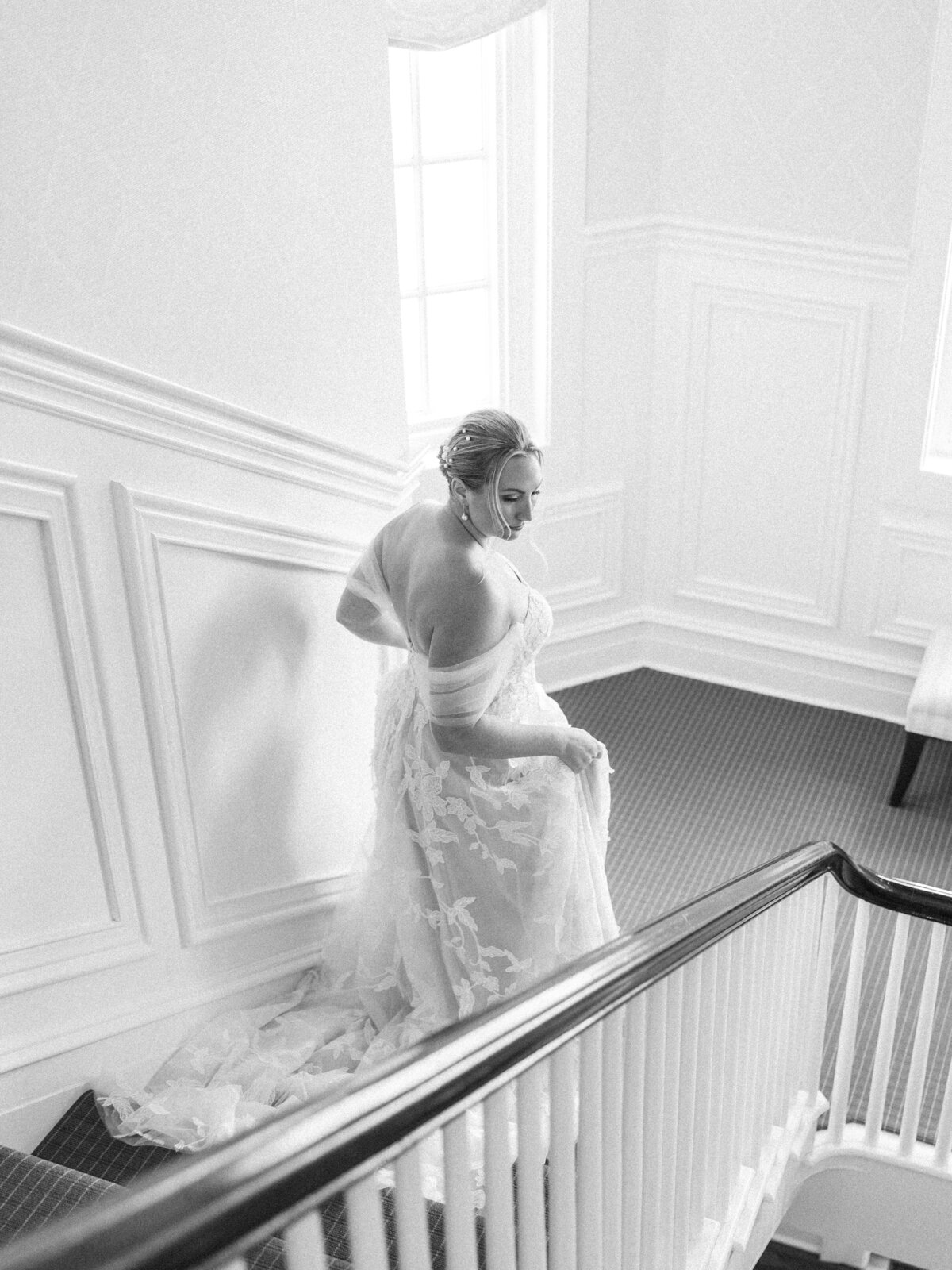 Anne-Troxel-Pittsburgh-Wedding-Photography-Pittsburgh-Field-Club-LGBTQ-Floral-timeless-photos-8