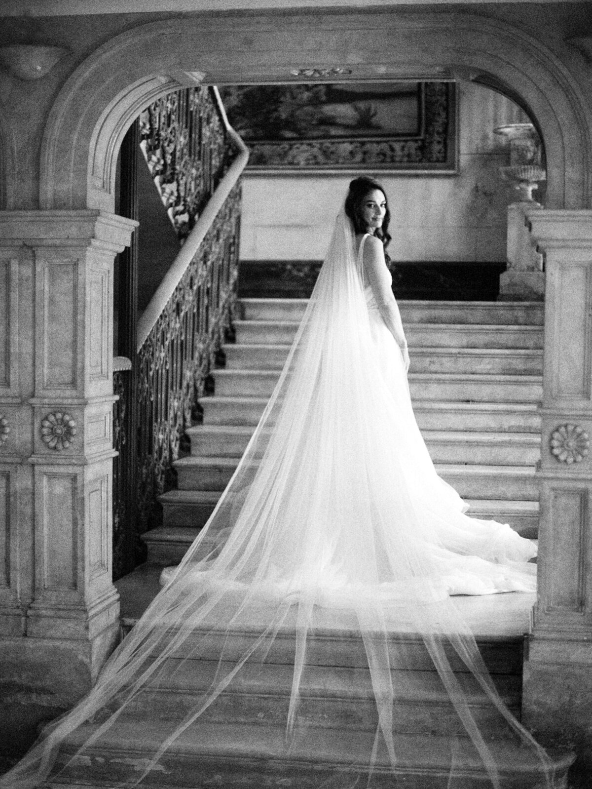 Wedding photography at Chateau de Varennes in Burgundy, France - 26