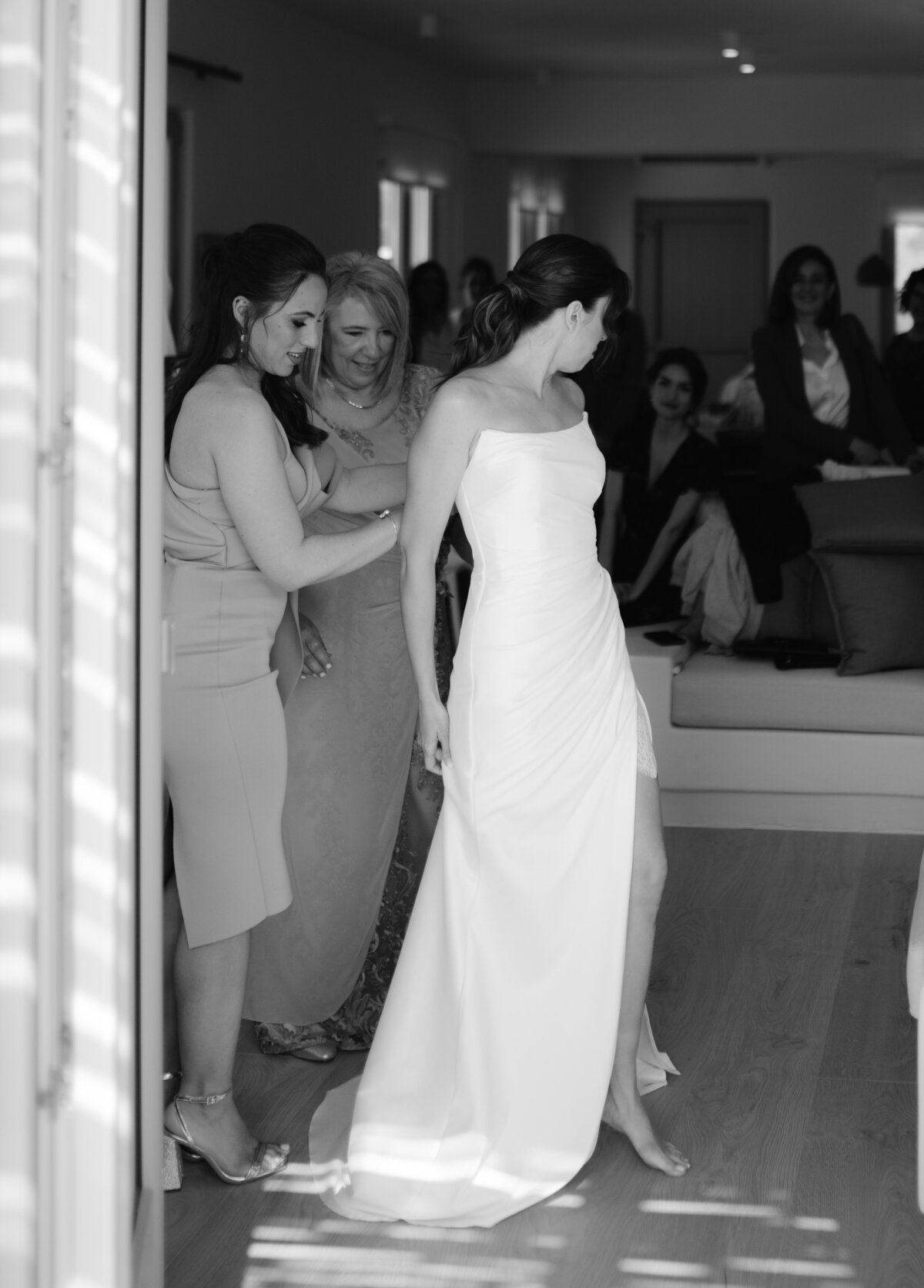 DIMOS BABLIS  WEDDING PHOTOGRAPHER brides preparationy_009
