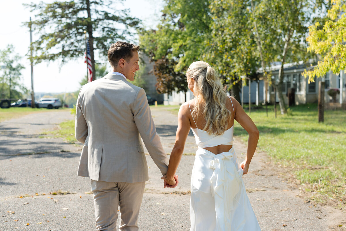Backyard-Wedding-Rogers-MN-B&S-Will-DeGraw-Clever-Disarray-16