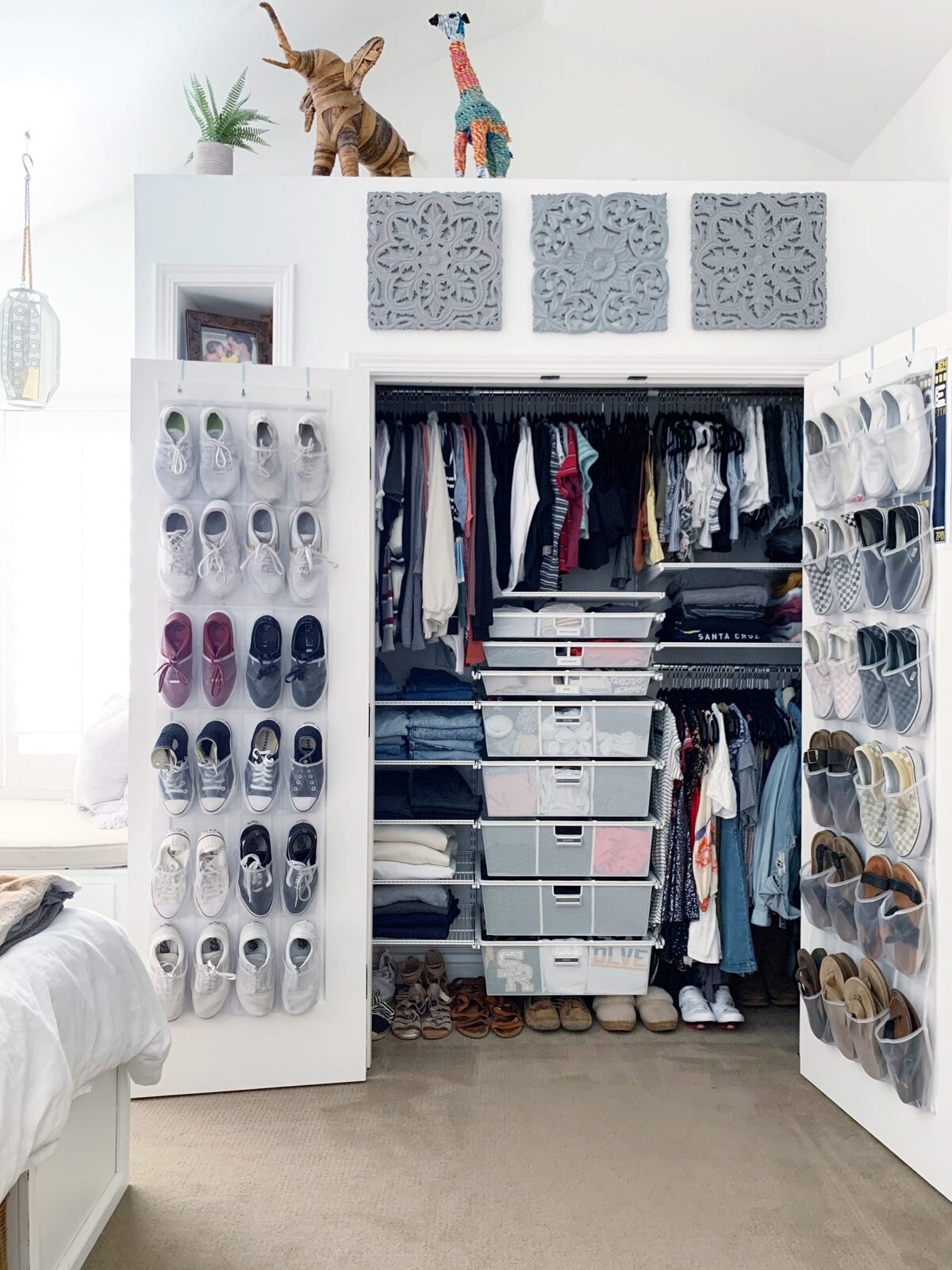teen-closet-organized-by-simply-organized-sam-scaled