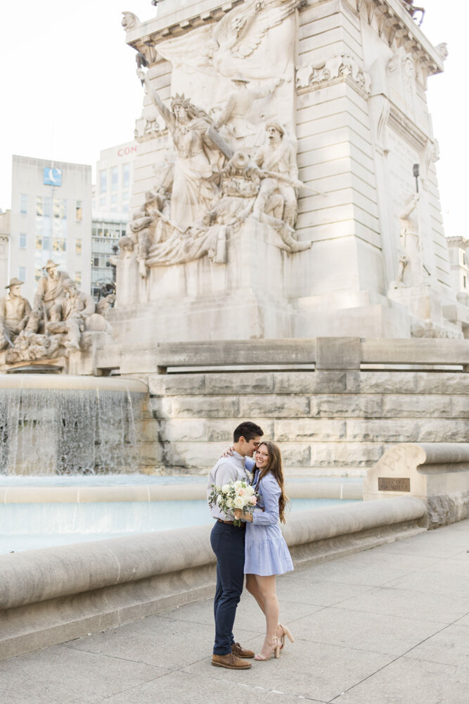 downtown-indianapolis-engagement-session4