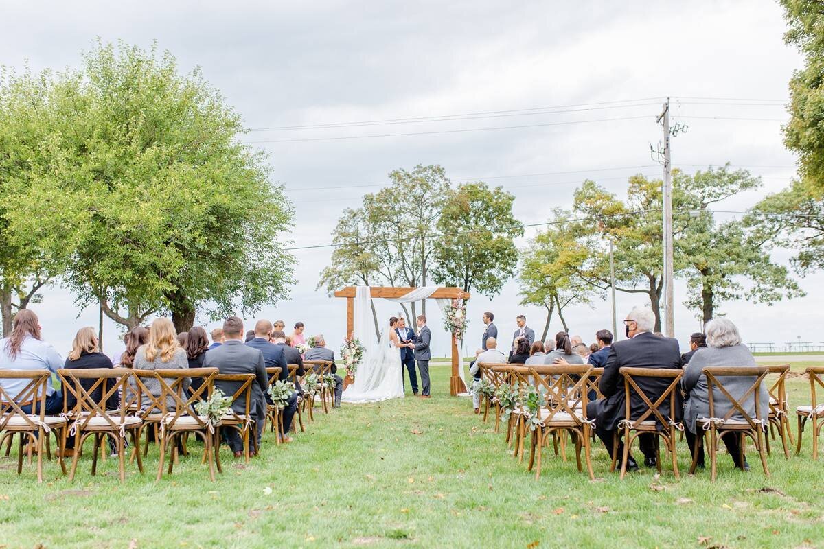 the lakehouse restaurant in st joseph michigan has outdoor wedding ceremony