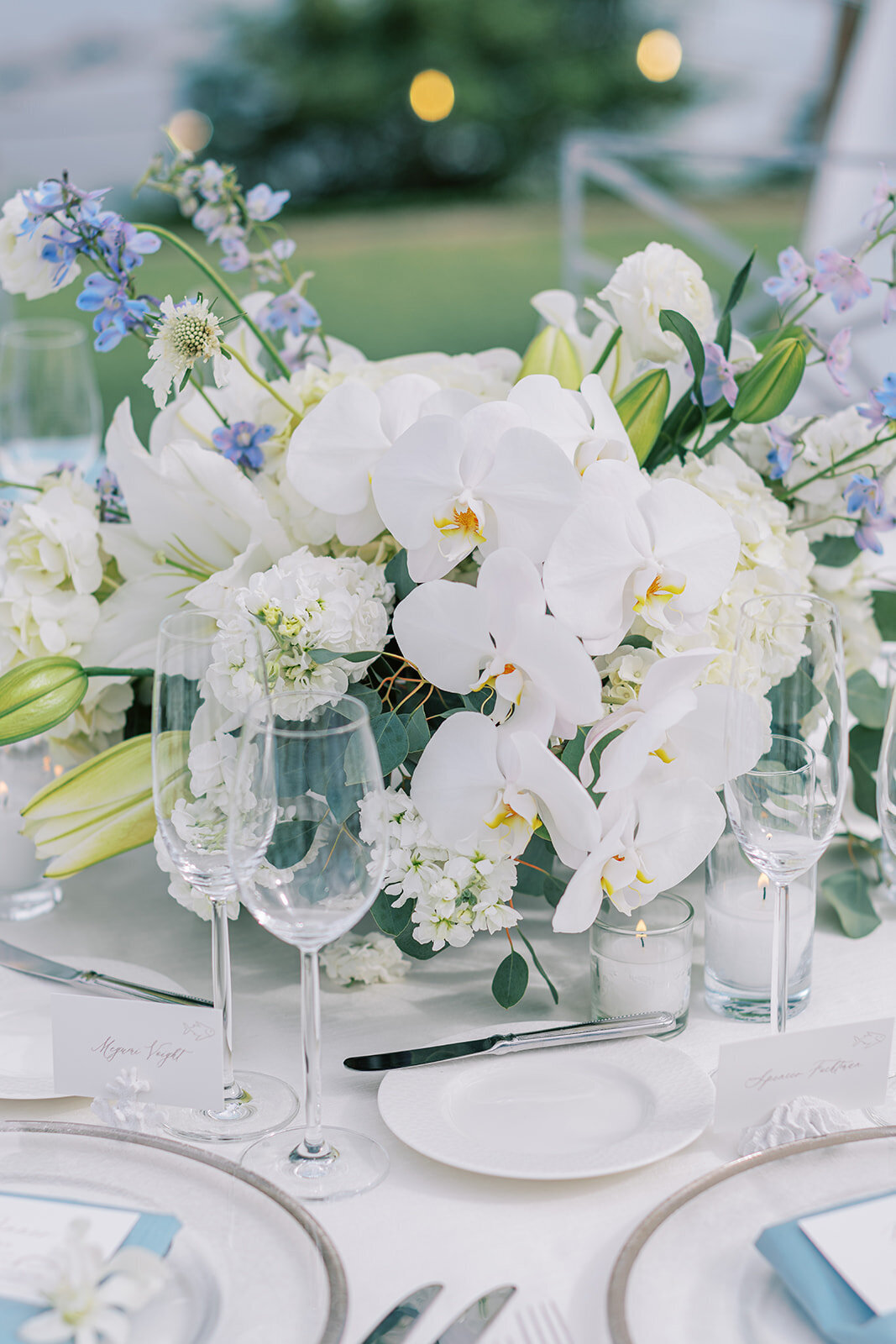 Luxurious-White-Admirals-House-Wedding-Flora-Nova-Design-Seattle-00023