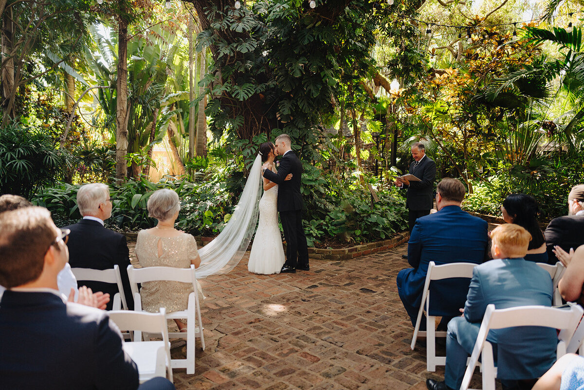 mcneile-photo-sunken-gardens-wedding-chantilly-chic-celebrations-18