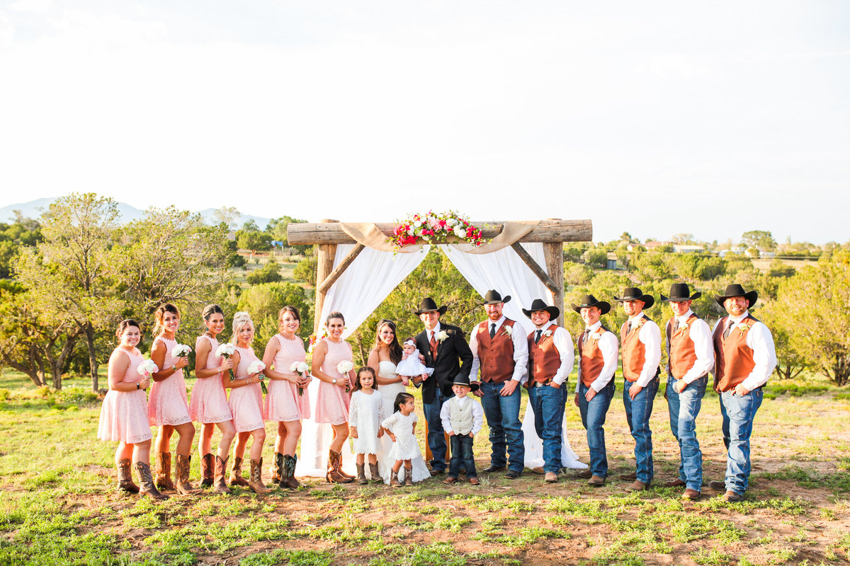 Edgewood-New-Mexico_Country-Wedding-Photographer_www.tylerbrooke.com_Kate-Kauffman-21-of-35-1(pp_w2052_h1368)
