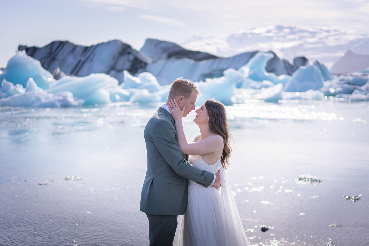 elopement-glacier-lagoon-jokulsarlon-iceland
