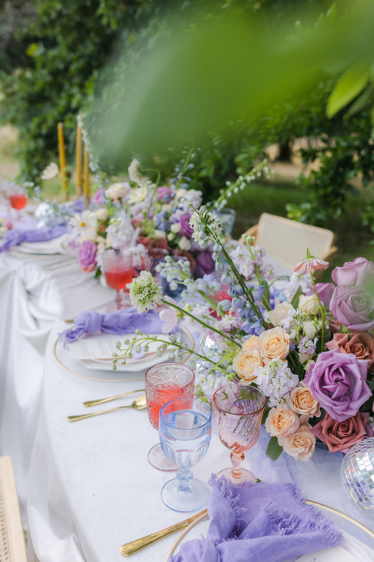 greenville-south-carolina-wedding-photographer-garden-wedding-table-decor.jpg