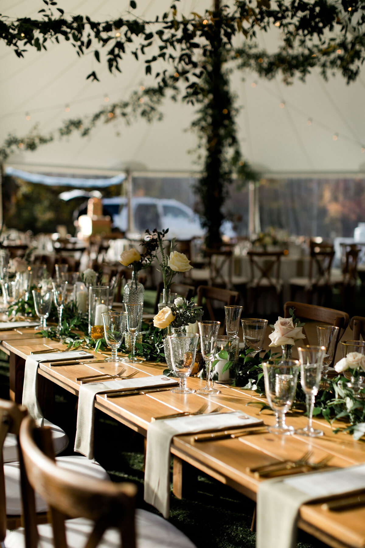 romantic-wedding-reception-head-table-sarah-brehant-events