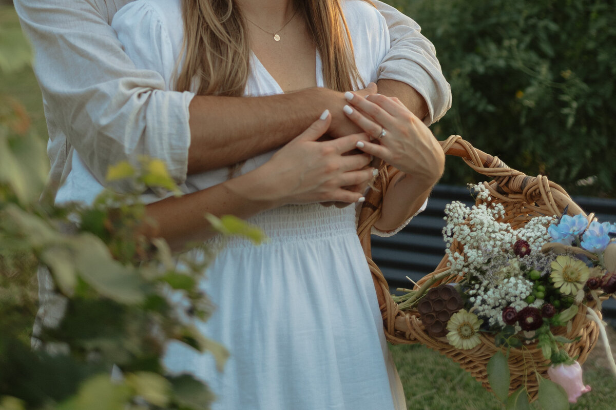 Romantic couples picnic surrounded by tropical greenery at a Florida winery

