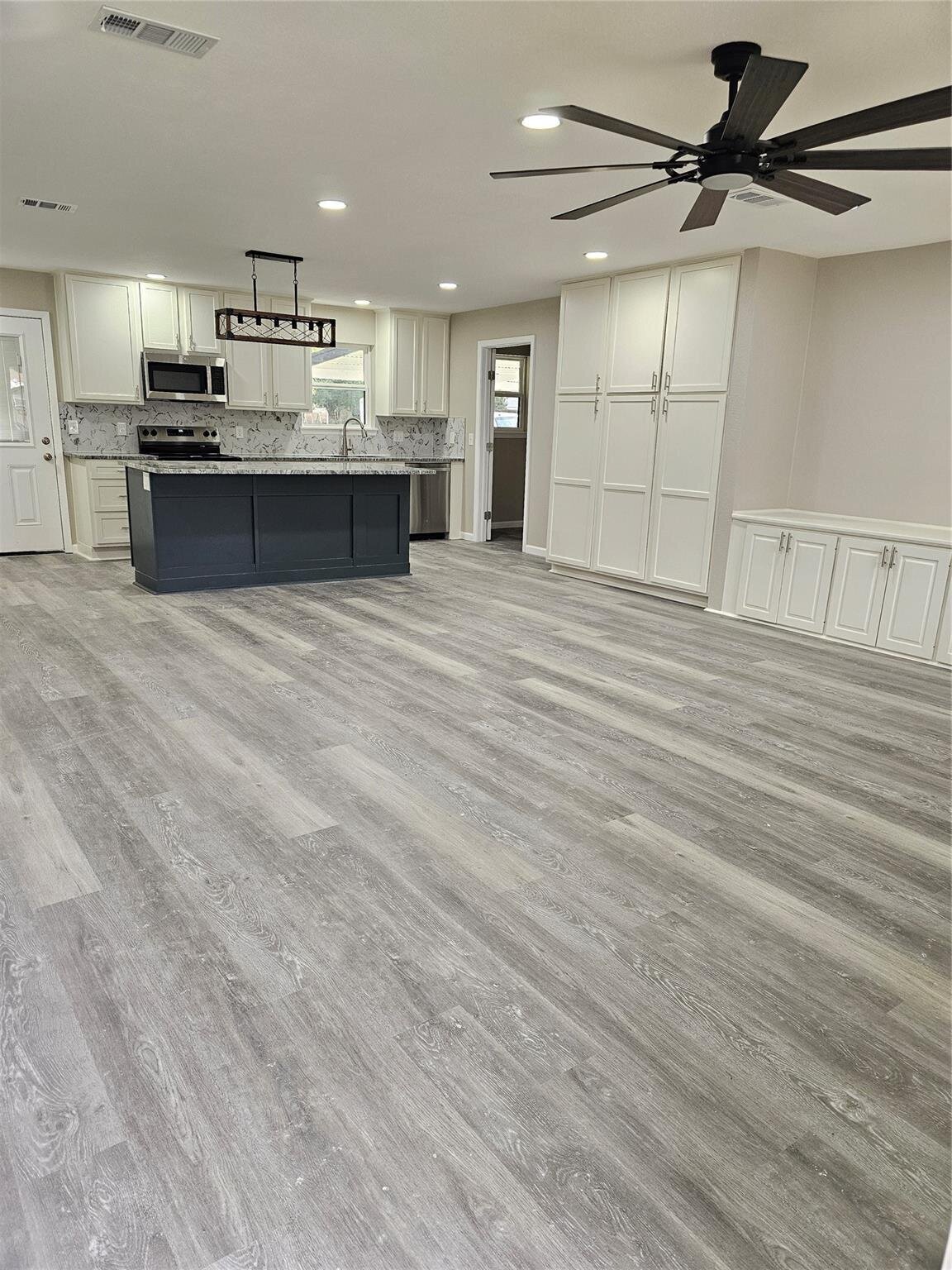 2 bed 1 bath home for sale in Gainesville, Texas -kitchen view
