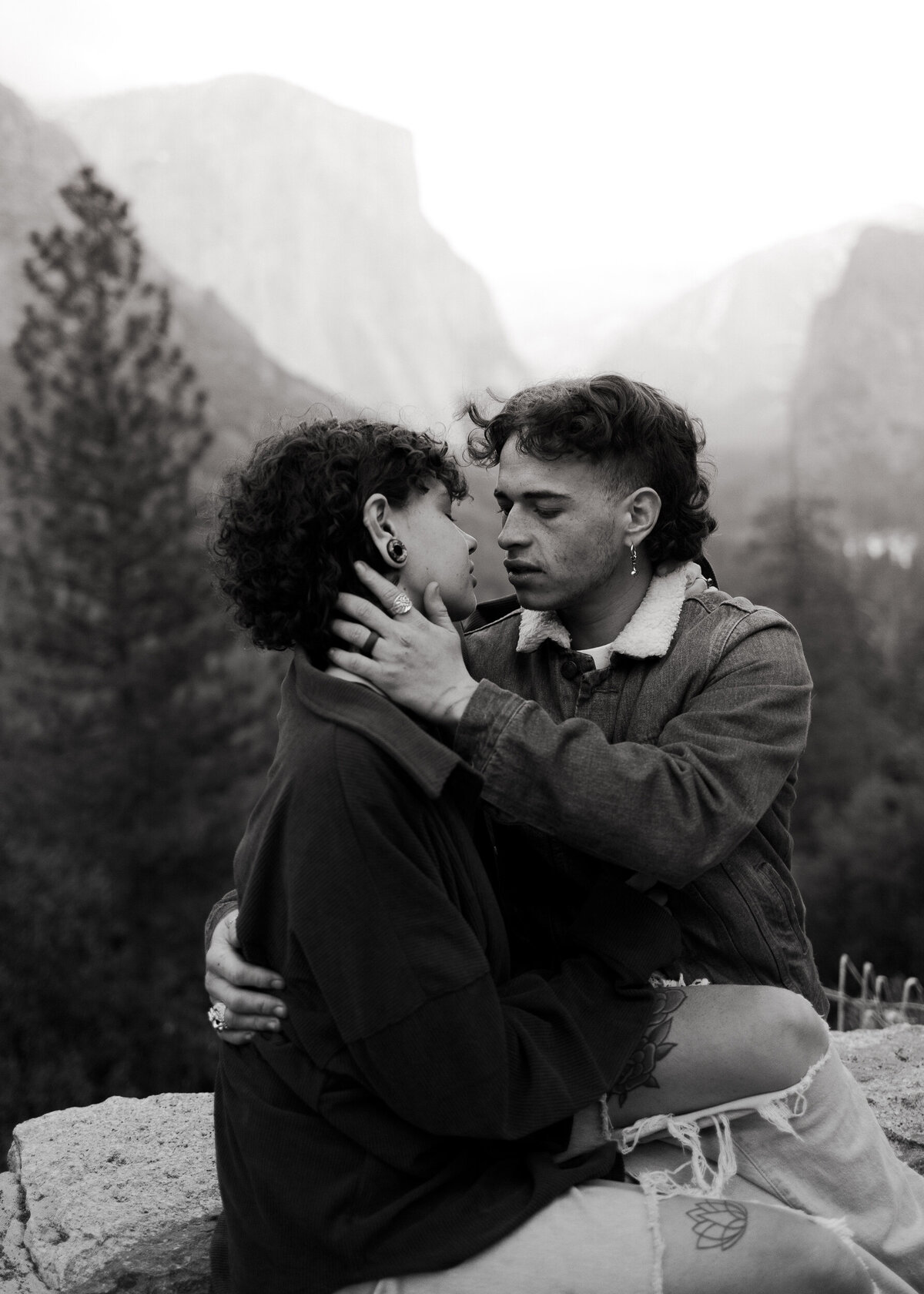 Ashlynn Shelby Photography_Yosemite Couple Photographer_-19