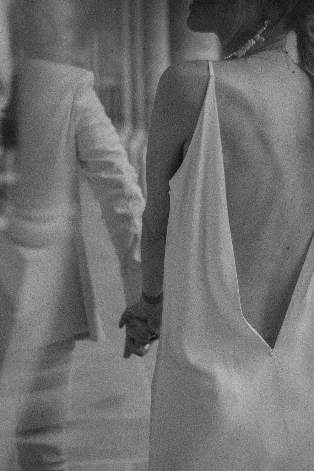 Hochwertig-heiraten-in-Paris-in-hochzeitskleid-Alarobe-von-LeafandLace-Bridal-fotografiert-durch-Japeg-Photo-und-Film-20