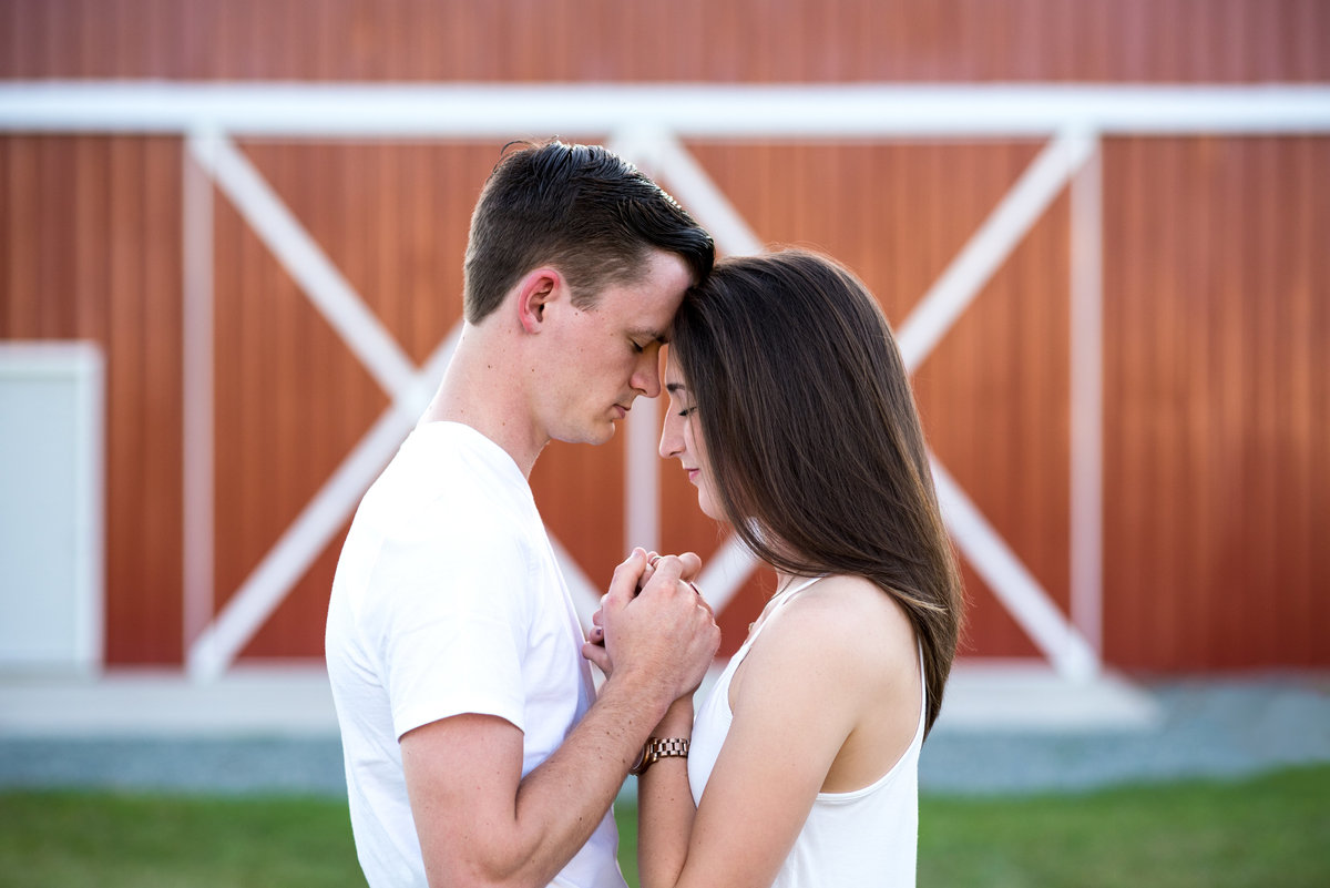 barn-engagement-shoot