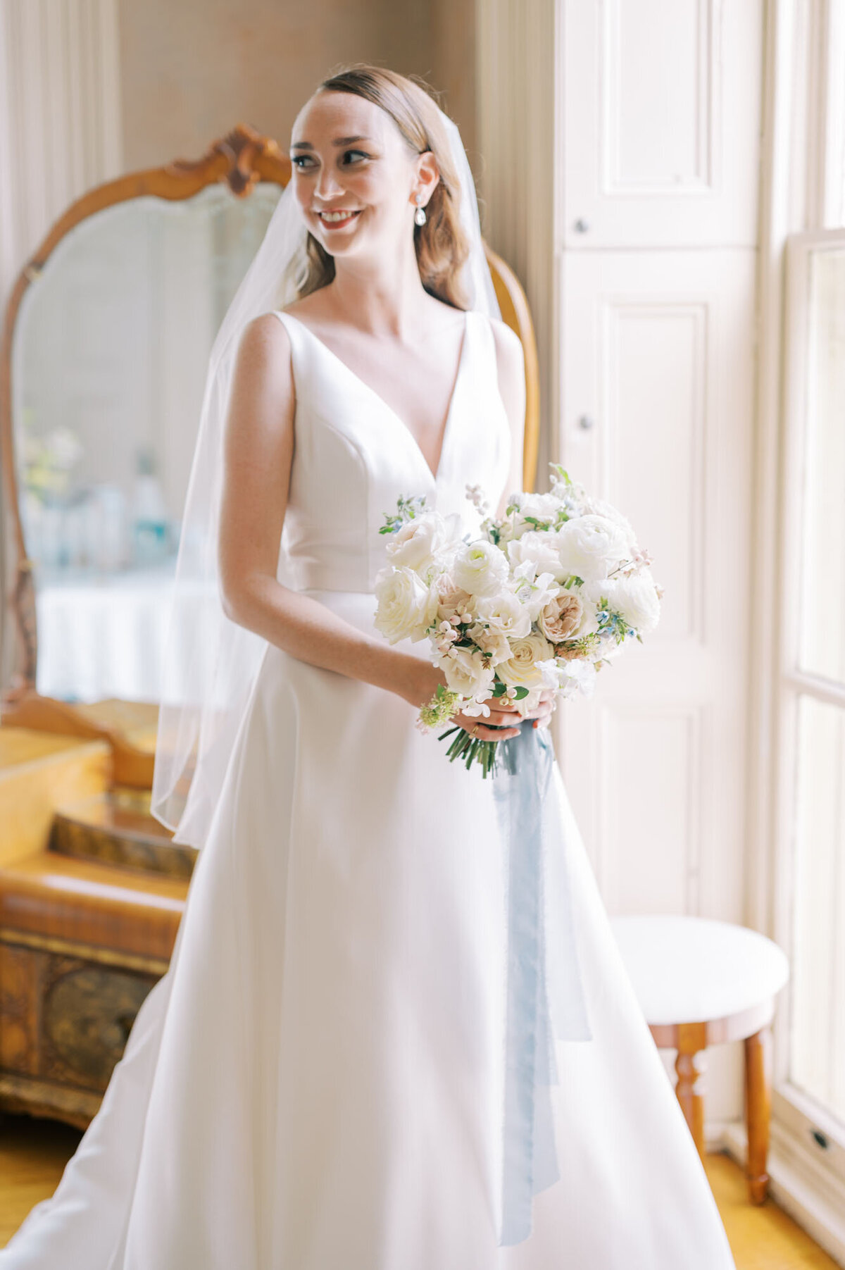 jaclyn-fisher-events-planning-romantic-riverfront-garden-wedding-in-philadelphia-30