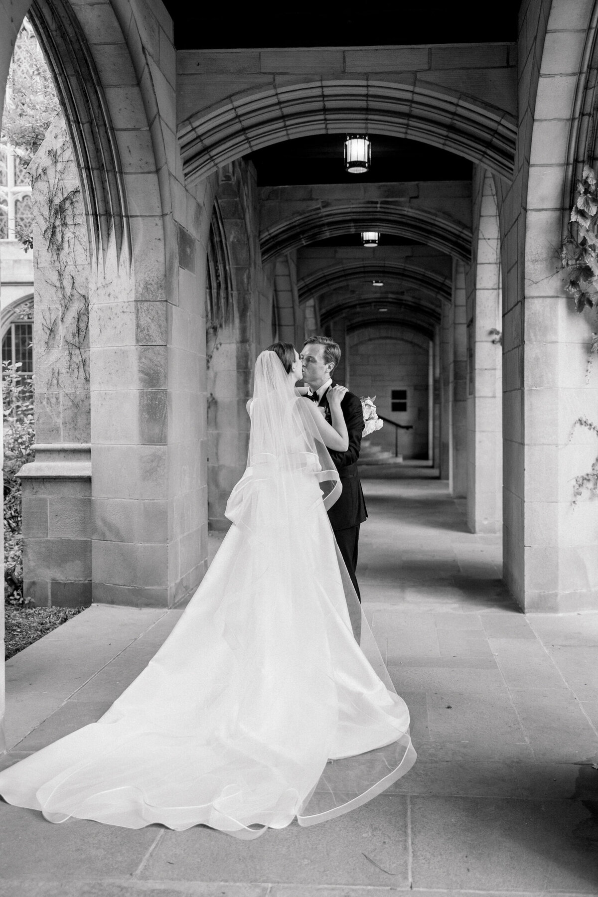 Lexi Benjamin Photography_Reynolds Chicago History Museum Wedding_07.06.24-192