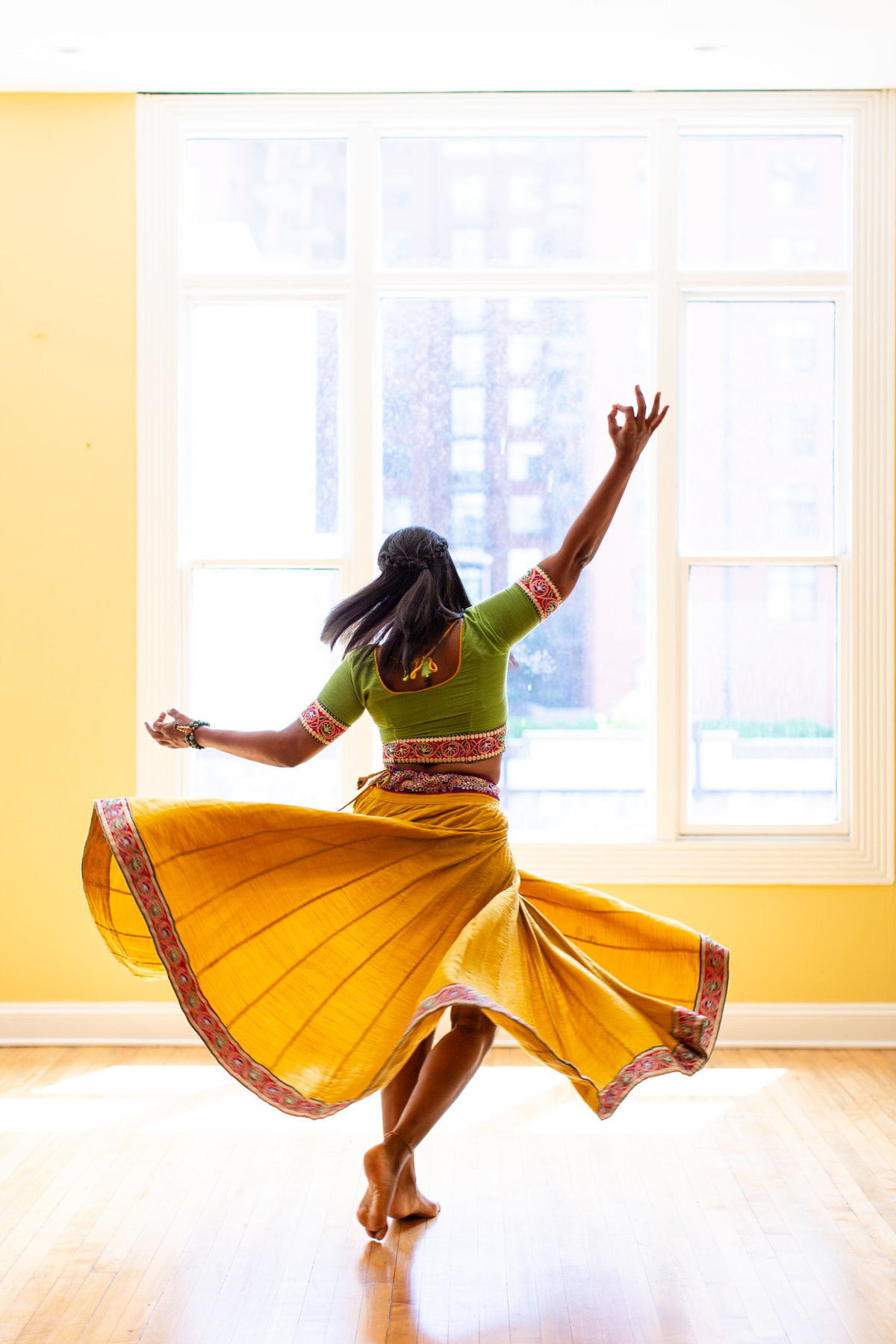 emily-belson-photography-bhakti-gopi-dancing_005