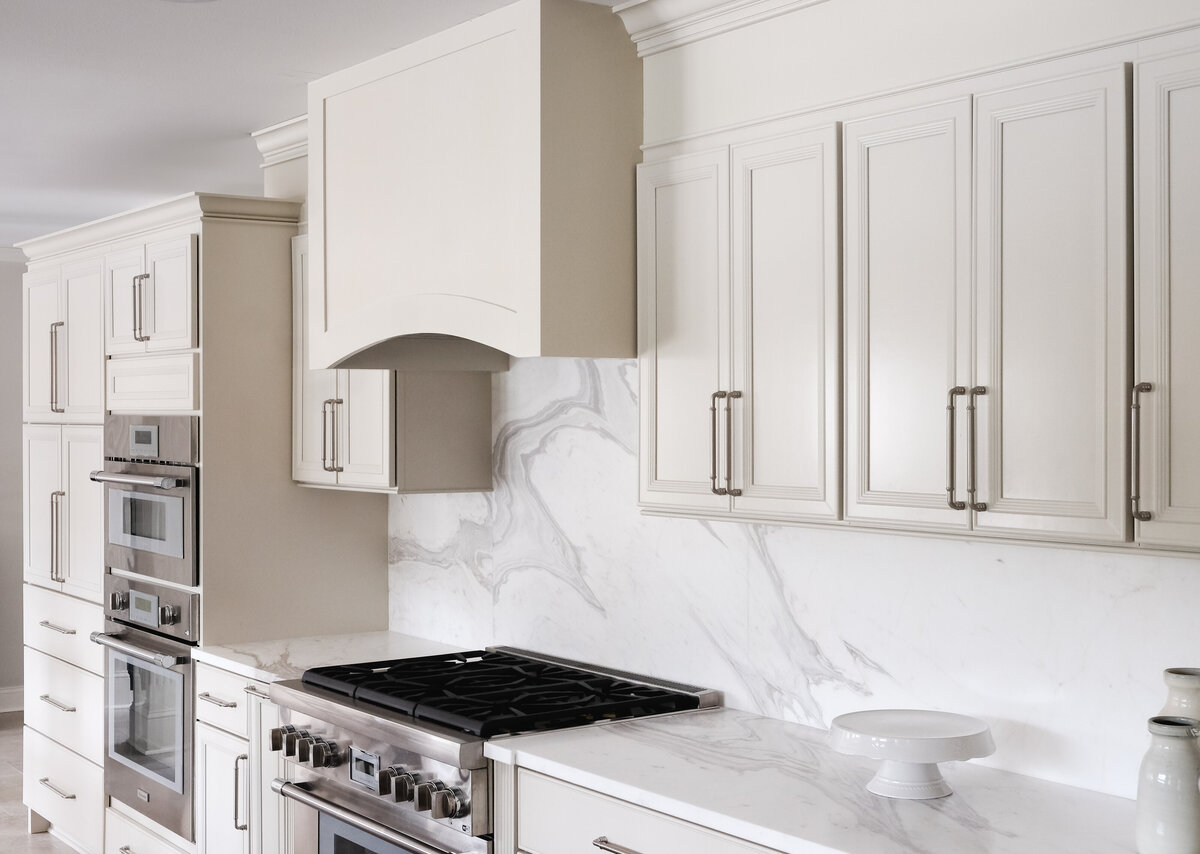 creamy-white-kitchen-reno-new-orleans-lrm-architecural-design-12