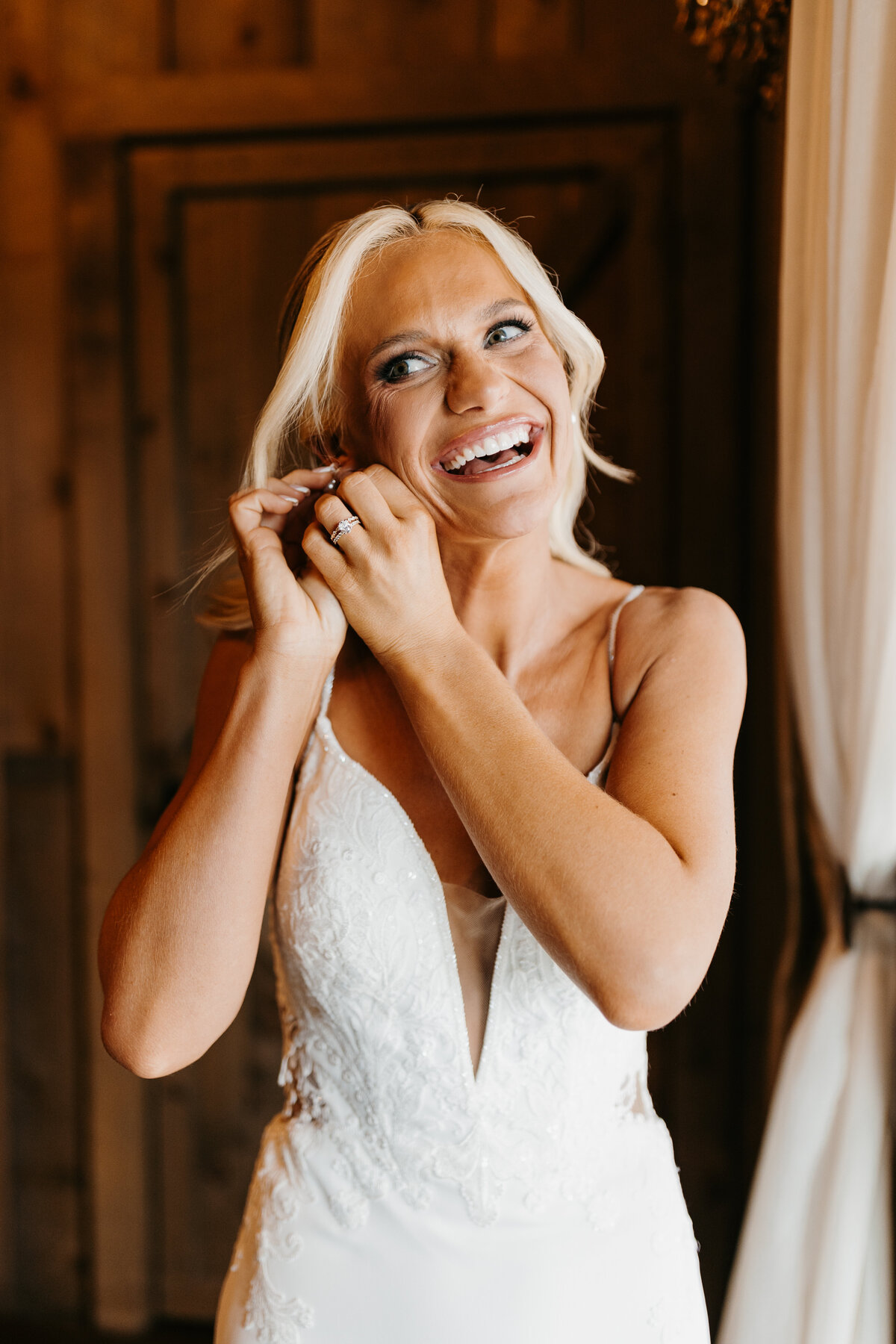 Luke+Emilee_Details+GettingReady-46