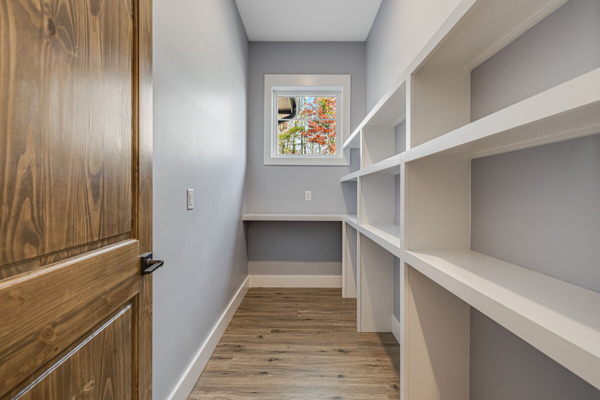 18-web-or-mls-254-bear-cliff-cir