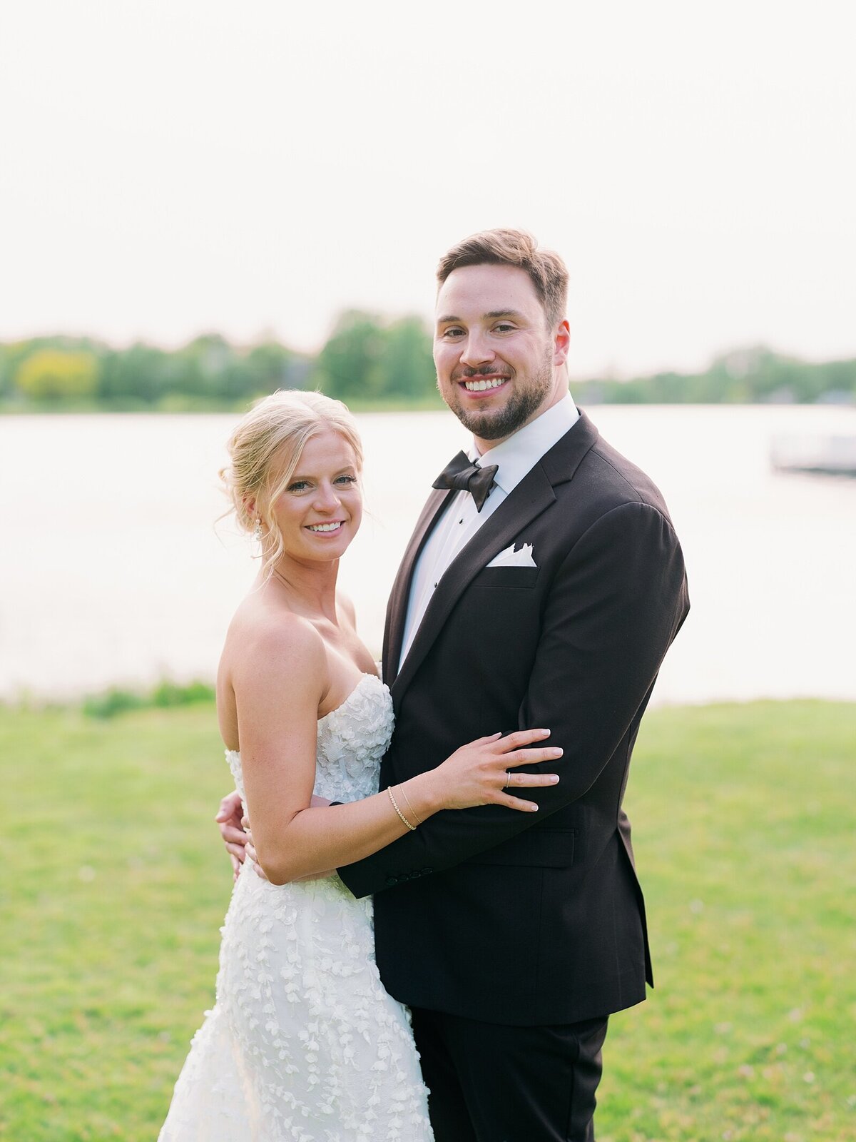 Oak-pointe-country-club-wedding_1331