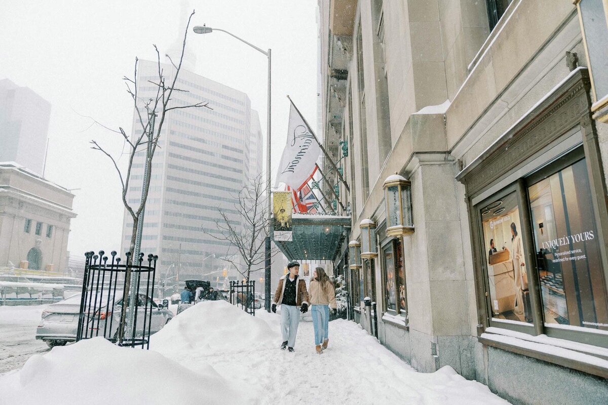 E10-Winter-snowy-engagement-photoshoot-in-Toronto-Zhan-and-Tina-2025-02-16-2500px-1016