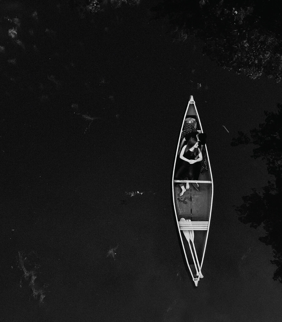 black-white-couple-in-canoe