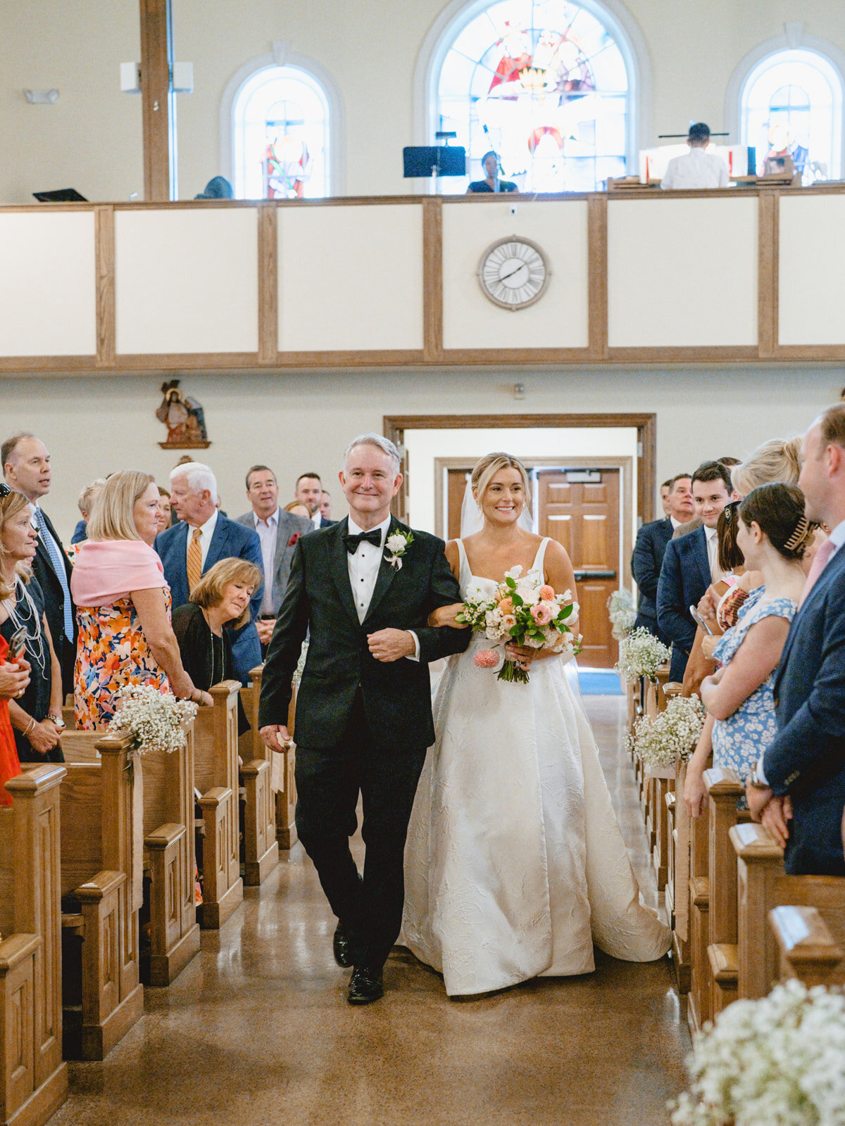 bride-entrance-at-st-mary-church-stonington-jen-strunk-events
