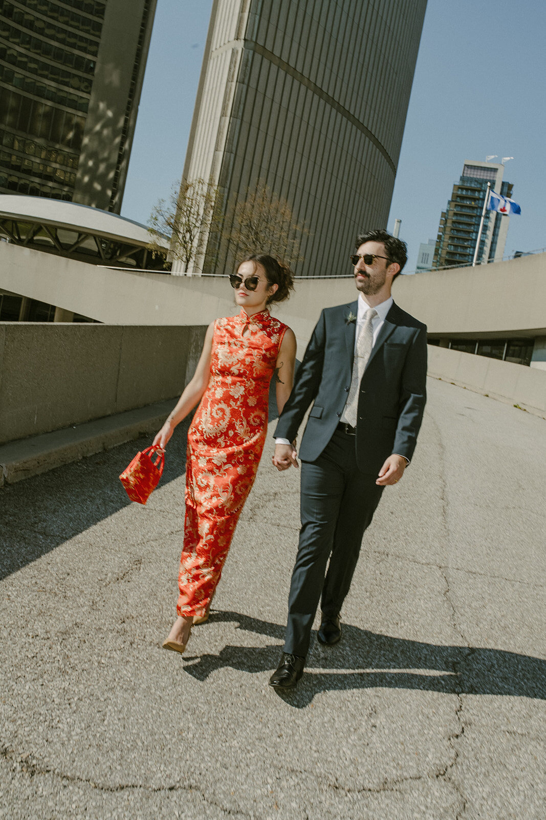 toronto-city-elopement-city-hall-ttc-subway-sugar-beach-fun-romantic-sumer-wedding-2768