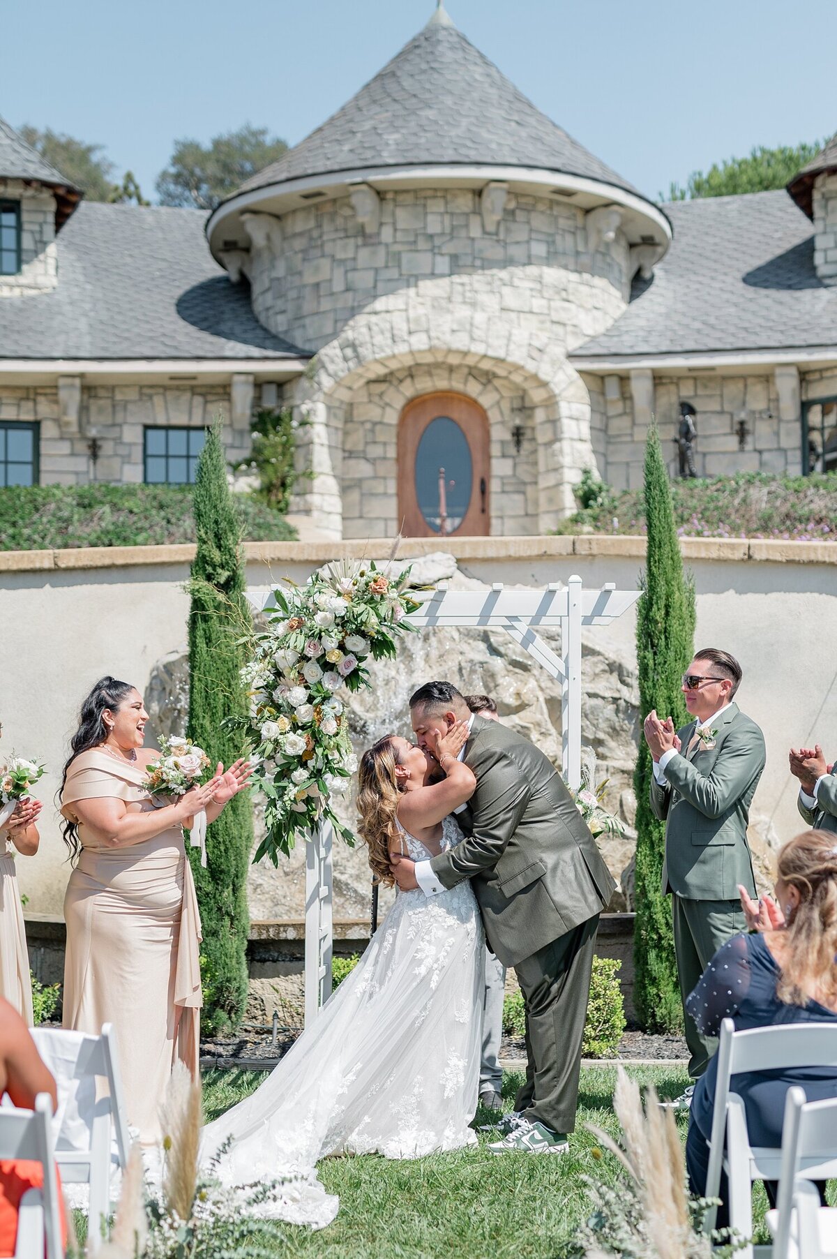 Chateau-Noland-Wedding-Photographer-Castle-Wedding-San-Luis-Obisbo-Paso-Robles-Santa-Barbara-106