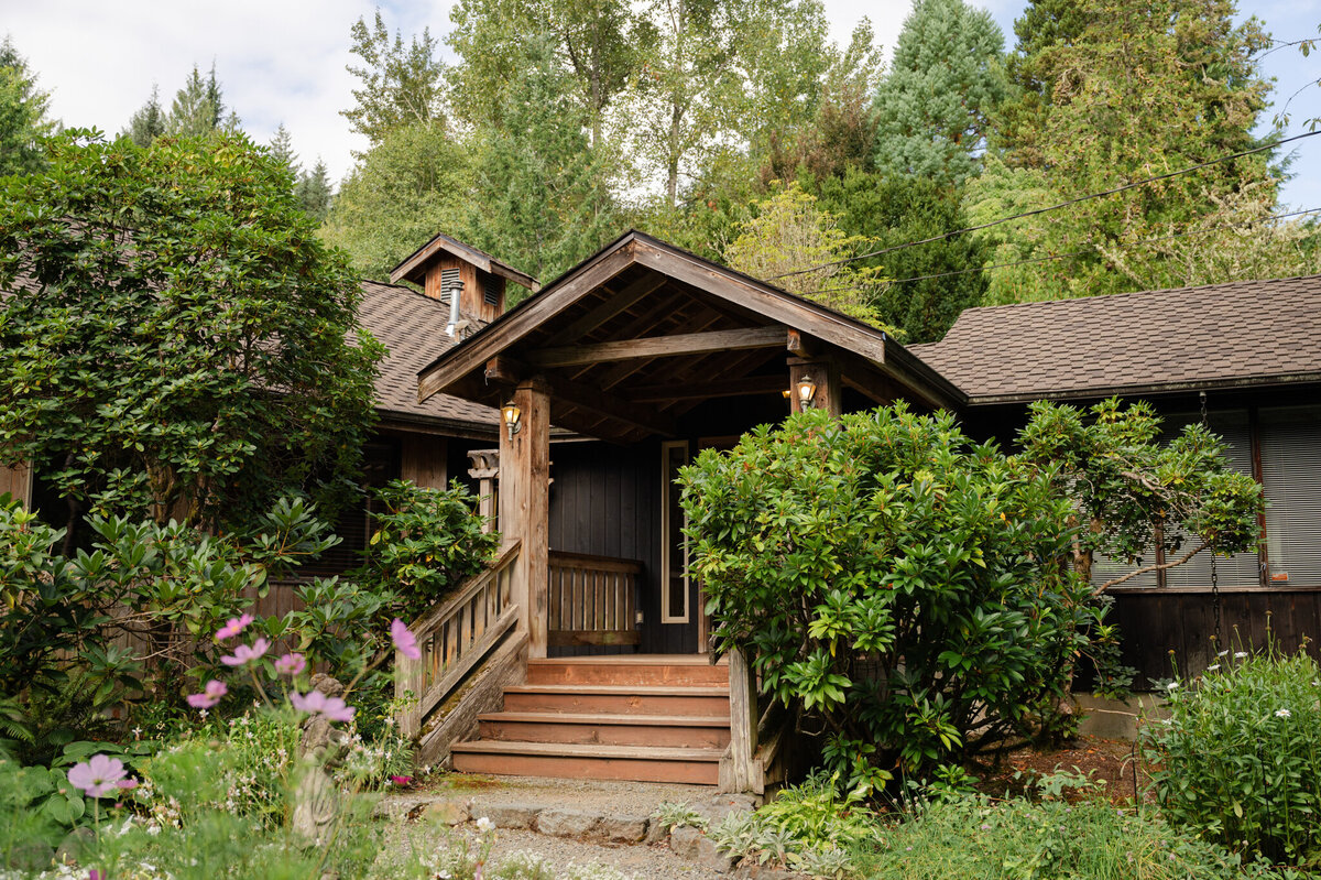 Beau-Lodge-Venue_Bellingham-Wedding-Photographer_Caylie-Mash_MN006