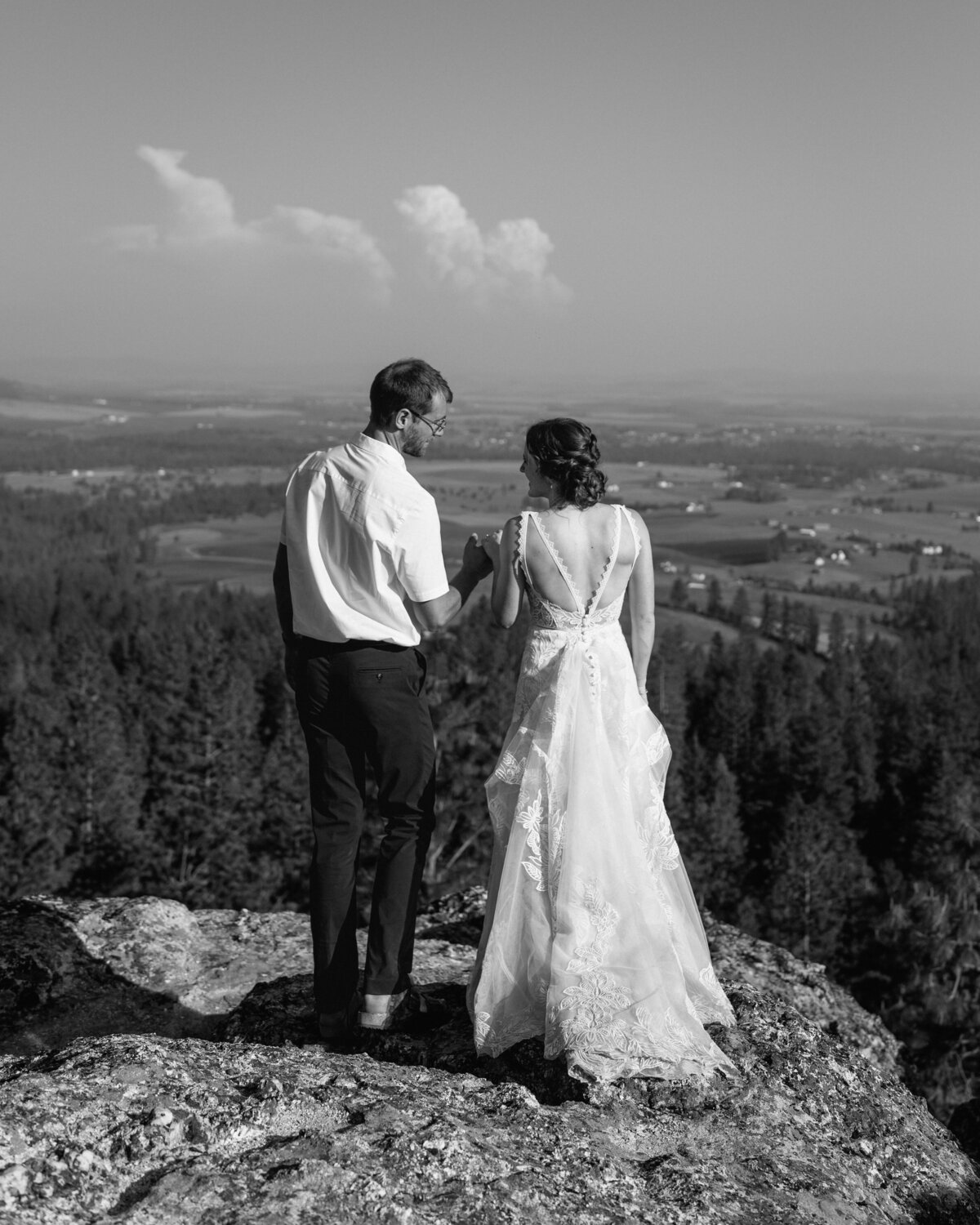 rocks_of_sharon_spokane_washington_hiking_elopement_09
