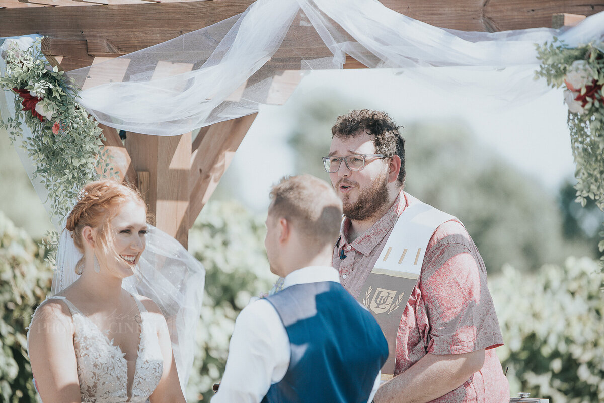 ceremony _ alaynna ann schwartz _ harpors vinyard _ iowa photographer _ playlife photography_0130