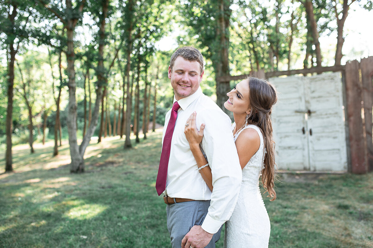 chicago-wedding-photography-reveal-nature-bride-groom
