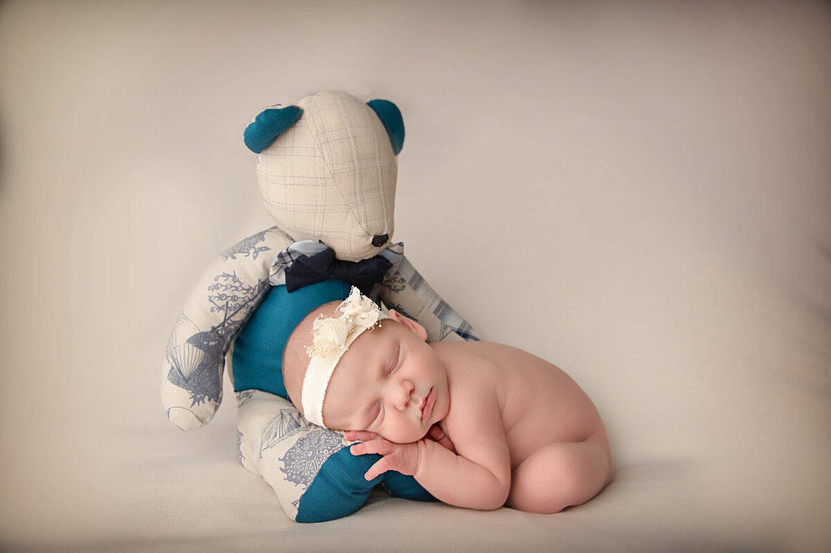 clermont-newborn-photographer-travels-to-your-home 0500