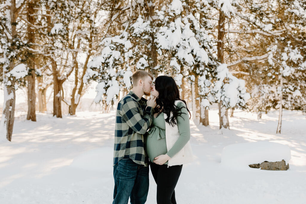 christina_ney_photography_wedding_engagement_lifestyle_photographer_dubuque_iowa_wedding_planning_assistance_adventurous_bold_laidback Family Photography93