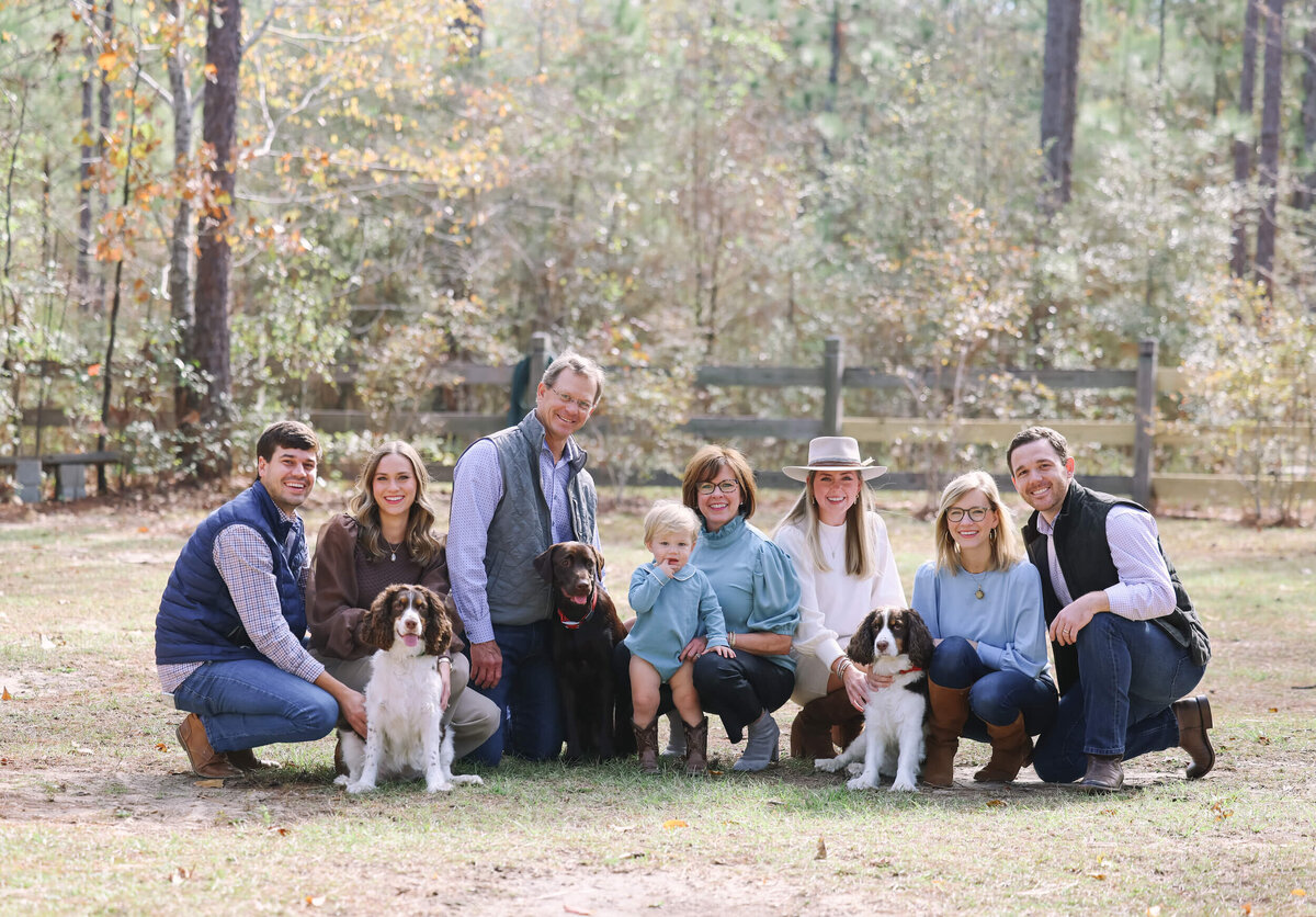 family-posing-in-missouri-woods-5