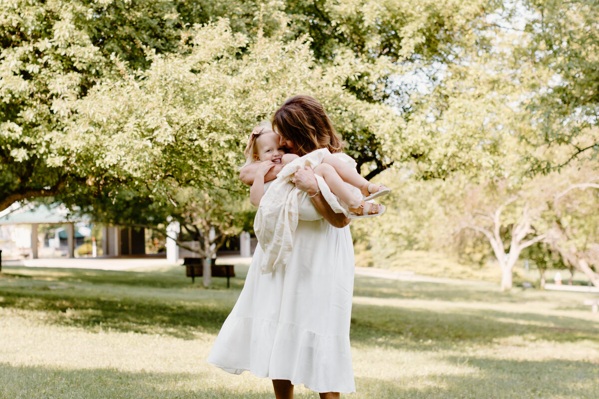 christina_ney_photography_wedding_engagement_lifestyle_photographer_dubuque_iowa_wedding_planning_assistance_adventurous_bold_laidback Family Photography45
