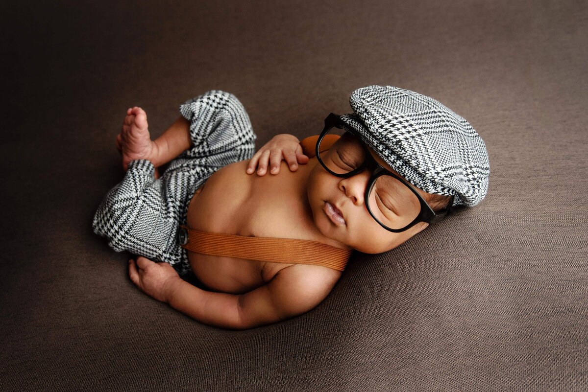 st-louis-newborn-photographer-baby-boy-in-suspenders-and-hat