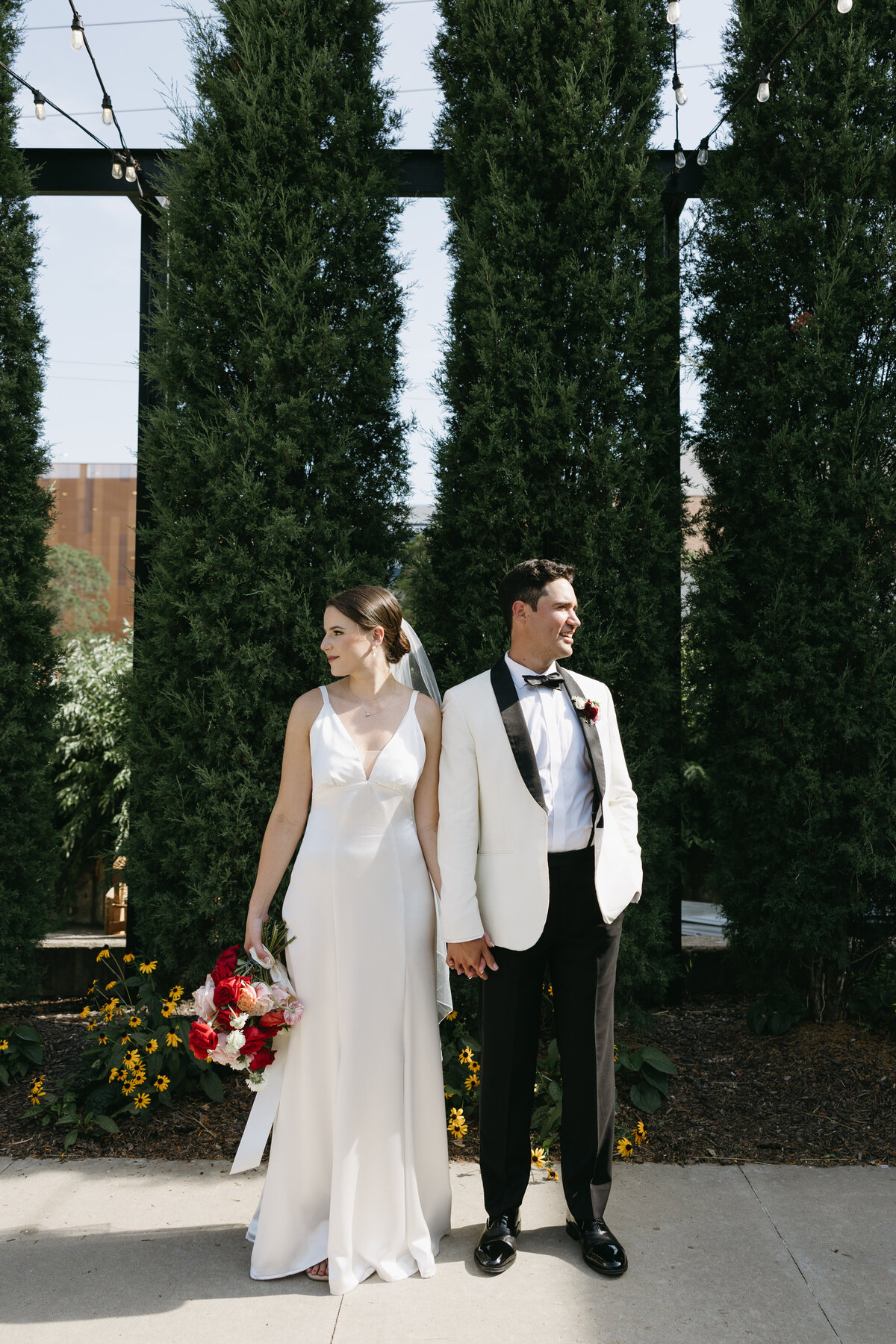 bride groom wedding photos Bentonville Arkansas_BrideandGroom-166