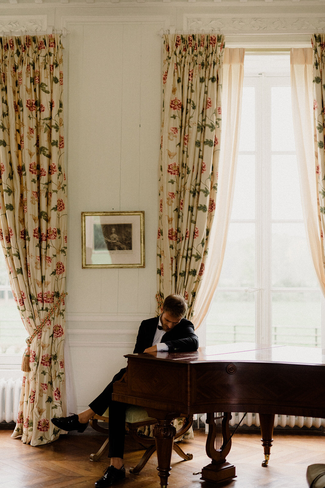 039France Chateau Luxury Elopement_Chateau de Courtomer Elopement_Adventure elopement photographer-4941