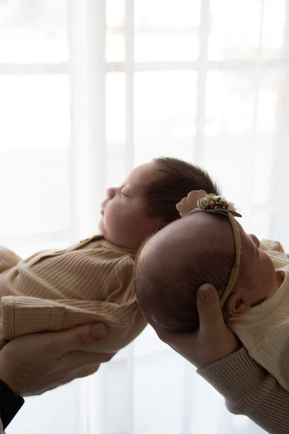 San Diego-Twins-newborn-lifestyle-photography-in-studio-the loft-7