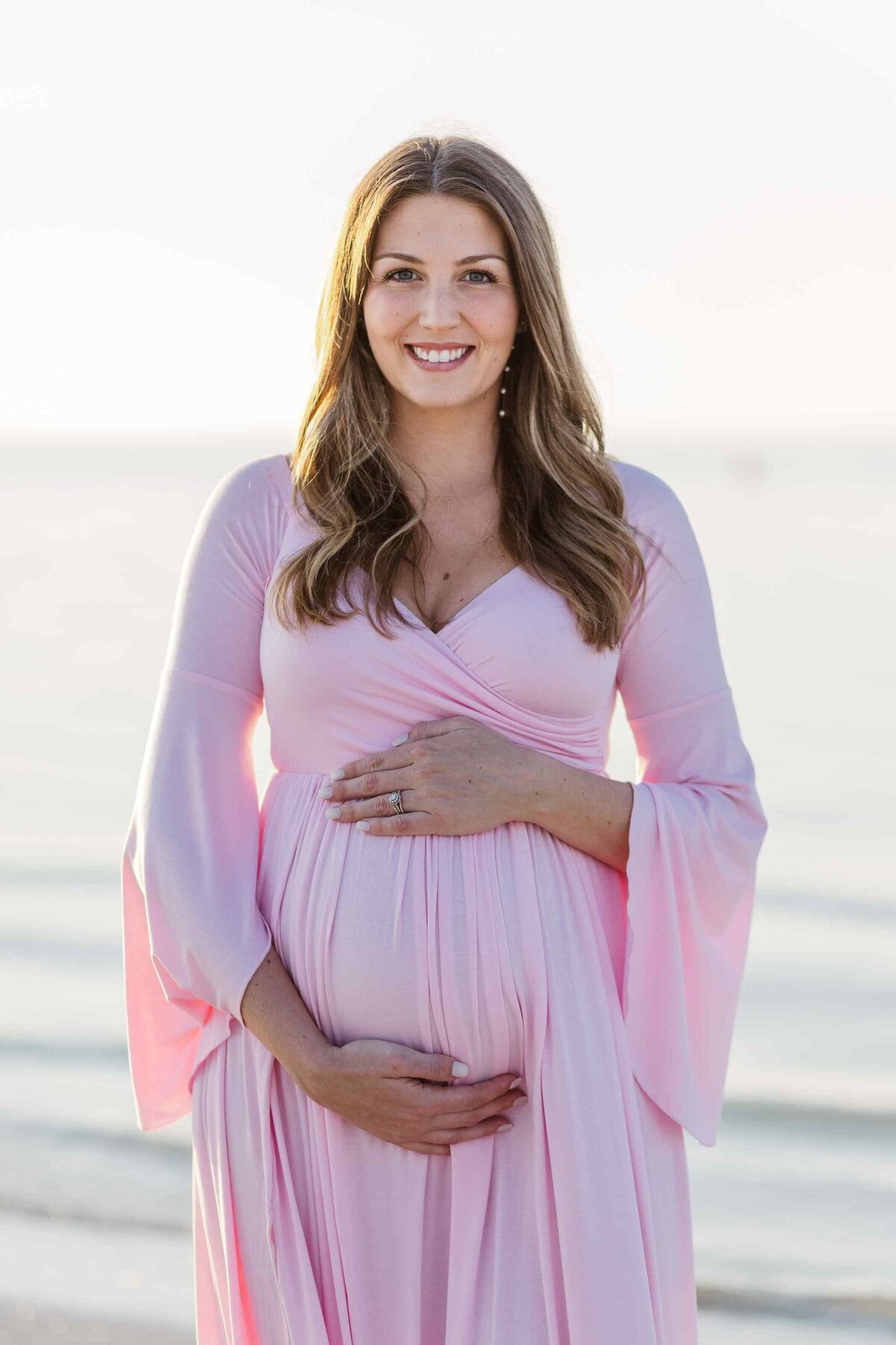 11-beach-maternity-pose